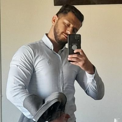 Eh3oongol's profile picture. حقوق خوانده ، ورزشکار،/

شاعری ک قلمش خشکید