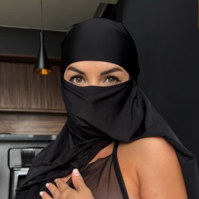 Wrapped in mystery, covered in beauty 🌙
My hijab hides more than just my face… it hides your next obsession 😈