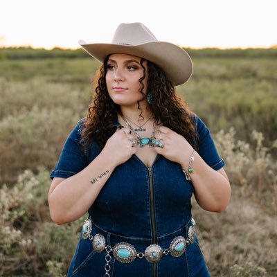 MaddieMoo22's profile picture. 