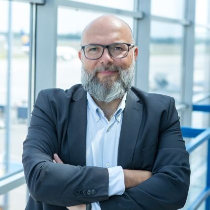 marcin_wesolek's profile picture. Rzecznik prasowy Portu Lotniczego Poznań-Ławica