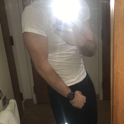 sasuk32001's profile picture. 