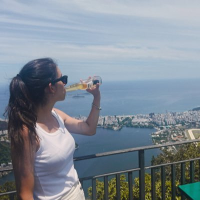 vickyypd's profile picture. abogada, del vinito y el gallito de morón (taylor’s version) 🦋