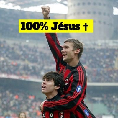 Maillot vintage disponible ici @acmilan ✝