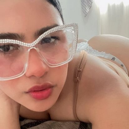 Introvertida pero 🔥
Cuando enciendo la 📷 todo cambia 🫦
Onlyfans coming 🔜
No me conoces pero vas a querer hacerlo 🫣
#NSFW #OnlyFansTeaser #PetiteQueen