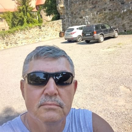 Liberał.Nie odpuszcze do kiedy w przestrzeni publicznej i polskiej przestrzeni politycznej beda istnieć takie skorumpowane i złodziejskie partie jak pis .Ament.