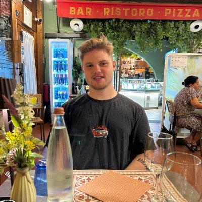 🇺🇦 On my way to become an Esports manager. Primarily cs/dota enjoyer. Fluent ENG/UA, also studying GER. Currently in Zurich. maksai.info@gmail.com