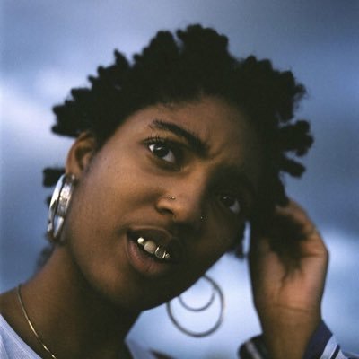 justheremoment's profile picture. …retweet AND Randomz