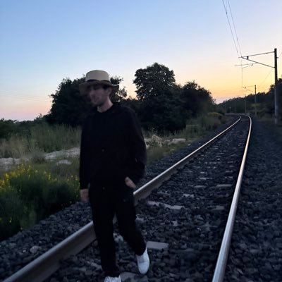 AlperenYNNK's profile picture. 