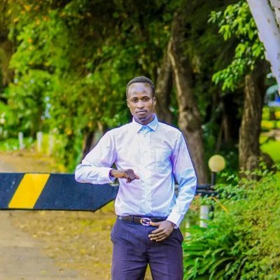 Student since 2006-2027
Manchester fan
Teacher trainer
Political anayst
love social media