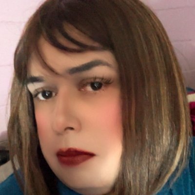 Hola soy Travesti, mexicana, Me gusta ponerme la ropa de mi esposa. Nos escanta compartir al mismo tiempo hombre..