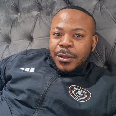 I TWEET WHAT I LIKE || MEDIA STUDIES GRADUATE || ORLANDO PIRATES || ENTREPRENEUR || CREATIVE || POLITICS || HAND MODEL || CHESS PLAYER