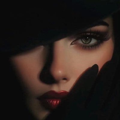 es_fatimah's profile picture. #INFP #نسوية ملاحظة/ انا لست انت وافكاري وكلامي يمثلني انا snap: fatimaha549 - instagram: es_fatimah