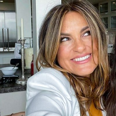 mariska hargitay nose scrunch enthusiast | @oliviascompass priv