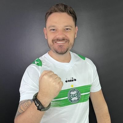 Não me pergunte se sou capaz. Apenas me de a missão!
Defesa Pessoal - Arte Marcial 👊
Apresentador do Programa Força Coxa - A Voz do Couto Pereira 🇳🇬🎤