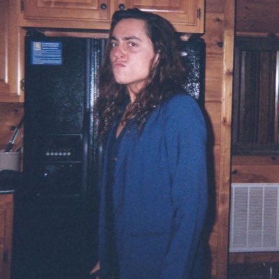 just a girl who doesn’t play about jake kiszka and kglw ⭒ ⋆。°✩