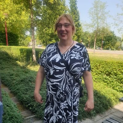 Ik ben Fleur Schatsbergen. Ik ben van nature behulpzaam, ordelijk en sociaal persoon.