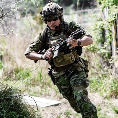フリーモデル 雑誌などでモデルやってます、趣味サバゲー🔫.釣り🎣 無言フォロー失礼します お仕事依頼はDMで!