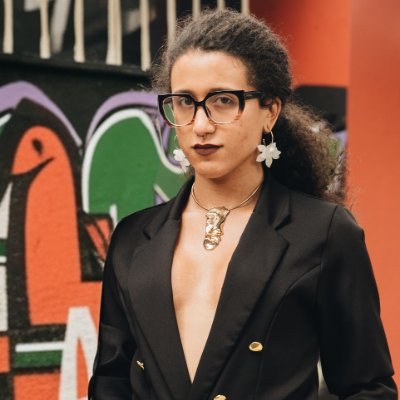 ♈ Ariana
💥 Travesti
📱 Product UX Designer
🦋 Statement Mother Teena Mutatis
(Ela / Dela)