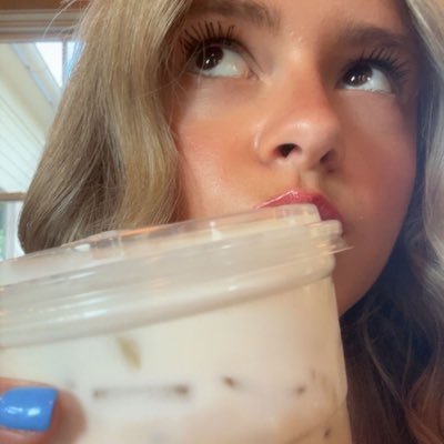 lilyrose6902's profile picture. 23❤️‍🩹 dm me for your bank draining or even feet pics🤭