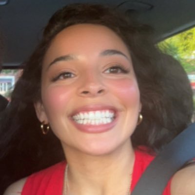 sarahahuevos's profile picture. • Sassy •