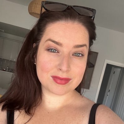 Head of Business & Content Operations and Associate Producer at Academy Award & Bafta winning @GoldfinchEnt @DreamtownFilm #Startwith8Hollywood Mentor