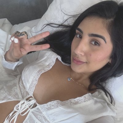 Massachusetts born, moan-trained in Boston 🥰
I ride harder than a T storm and tease smarter than Harvard boys.
Got brains and filth? Prove it privately.