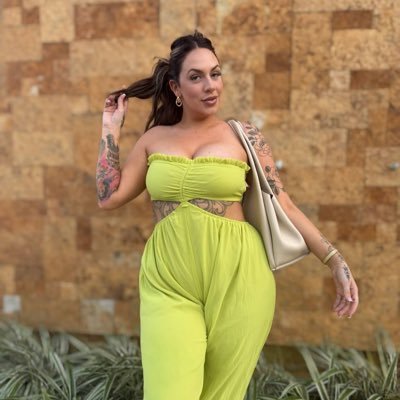 I’m a sugar mummy in need of a loyal and trustworthy sugar baby to spoil financially,send a DM through the link below