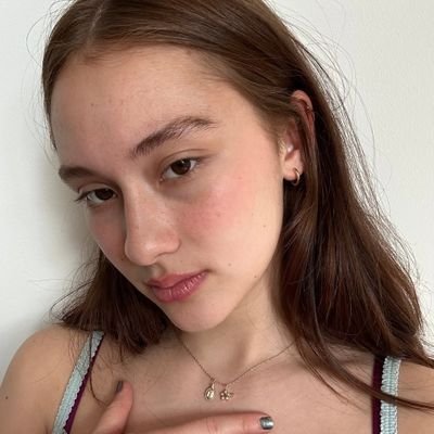 allieebrodie's profile picture. let's dive into the ocean ⋆.˚ ᡣ𐭩 .𖥔˚🌊                                       ↳ @eclipvzse
