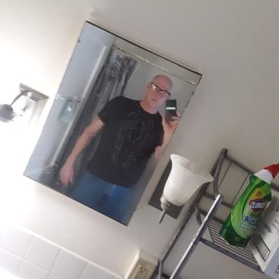 Joey72889222135's profile picture. I host, I suck and I deep throat and I swallow