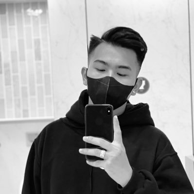 xinhtrunh's profile picture. 