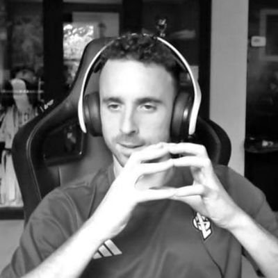 KhalidCrunchy's profile picture. good reposts 
gravy hive 
YNWA 
Free Palestine @LFC