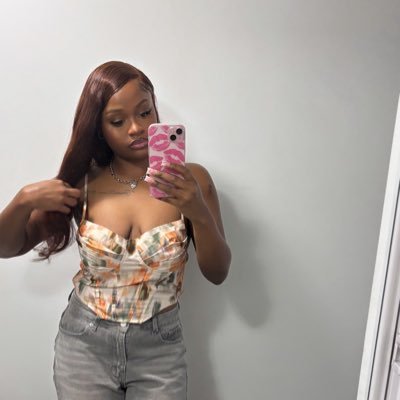 charitynicoIe_'s profile picture. 23