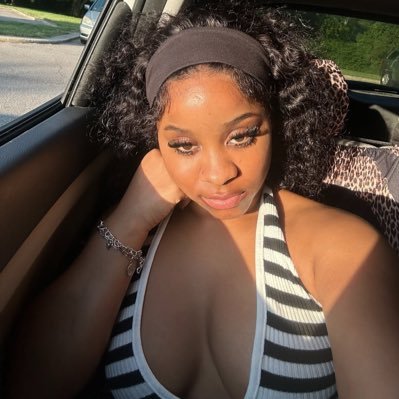 My beauty is rare 💄THE REAL ONE 1 😊 loyalty 🤞🏾over love 💙 God is first ✌🏾