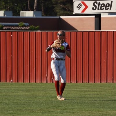 Mollyharlow01's profile picture. 2028’ Caledonia High School Softball #1, Powerlifting and Track 🏴‍☠️ Team Mississippi 16u Outfielder #4 🥎 5’7 | Lefty OF w/ wheels 💨