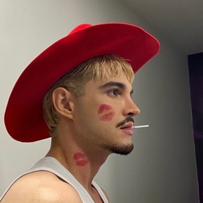 acntcejulho's profile picture. @jaoromania | It must be exhausting always rooting for the anti-hero