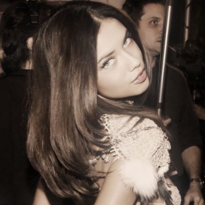 skinnybicches's profile picture. 