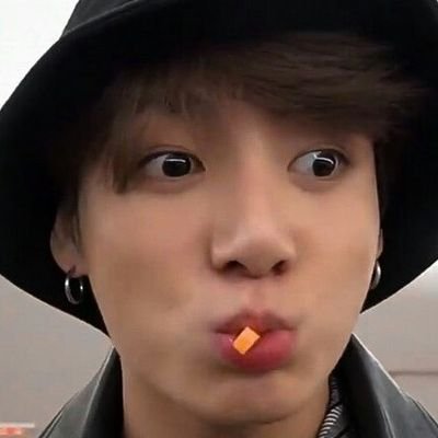Rhonda⁷⁼¹ BTS IS BACK!!! 🔍⍤⃝🔎💜 ⟭⟬ ⟬⟭ 아포방포 💜さんのプロフィール画像