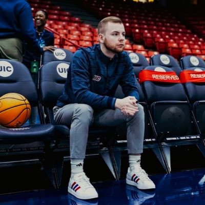 Director of Analytics & Video - @uic_mbb | Formerly: University of Arkansas Graduate Assistant Coach - (Analytics) - @razorbackmbb | SMUMN MBB - Hooper