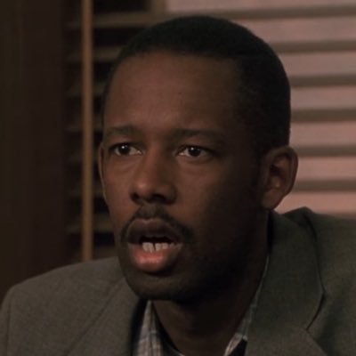 Recovering alcoholic who makes mocktail recipes. Married to a scammer with small penis, you all know him as Man of the Vig