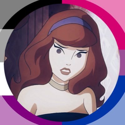 (she/her-ela/dela) 22. “But love shouldn’t cost an arm and a leg”. | eu também amo fofoca