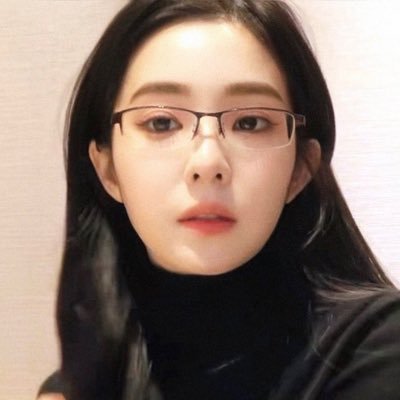 irenephile /noun/- solo stan since 2016 of multihyphenate idol, Daegu's Pride, and Original Visual, Bae Joohyun.