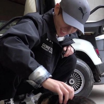 pompomsung's profile picture. bts we are SEVEN