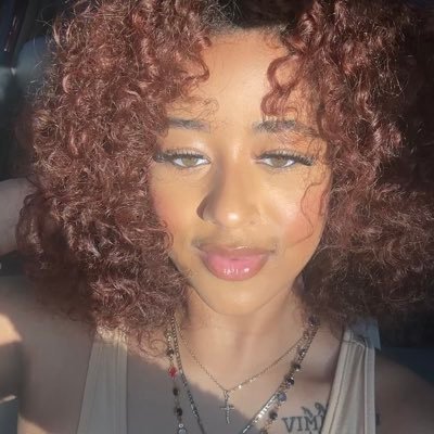 xula alumna | don’t ask me if i’m sky from twitter | 👩🏽❤️💋👩🏽