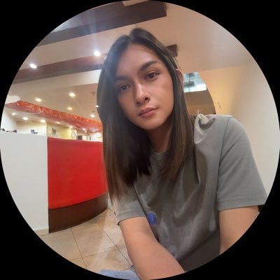 johnjohndlcrz_'s profile picture. Like a stardust in lip gloss. ✨