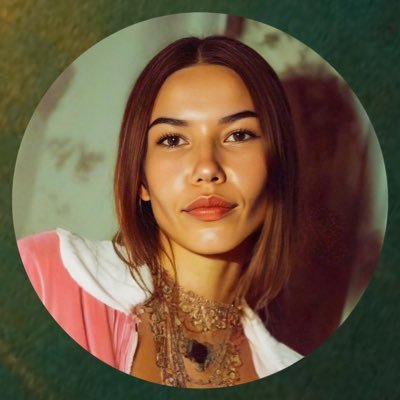 ✨ Écrivaine & créatrice 🖋️ Poésie & résilience 📖 L’Épine et l’Éclat — BIENTÔT EN PRÉCOMMANDE.