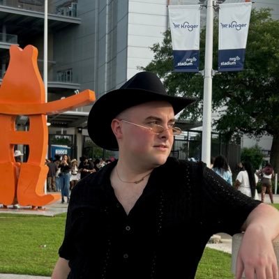 weswingari's profile picture. real housewives connoisseur | UTSA alumni ♉️