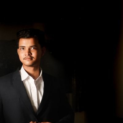priyamm704's profile picture.