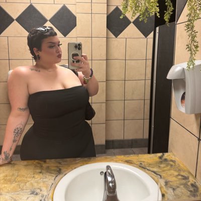 ur dads fav alt bbw baddie. Venmo- melancholypurp | here for a good time not a long time