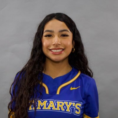 chellyarevalo's profile picture. @StMUsoftball💙