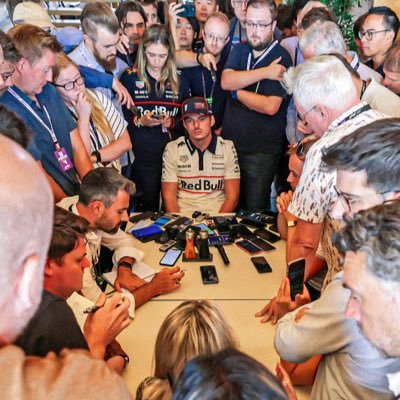 VishvajithN's profile picture. Seb, max & man city stan account.